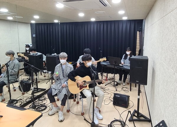 미트업센터(월계2동) 밴드연습실 이용 모습.